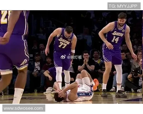 今天76人对阵湖人激战正酣谁能在这场对决中笑到最后