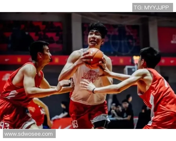 余嘉豪：从新星崛起到篮球场上的传奇之路探索与成长的故事