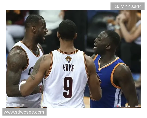 勇士与雷霆激战三月十七日谁能在这场对决中笑到最后 勇士与雷霆激战三月十七日谁能在这场对决中笑到最后