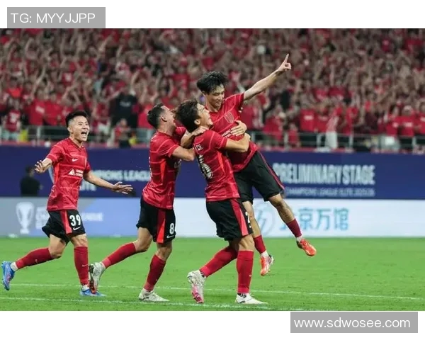 柔佛与山东鲁能泰山的激烈对决展现亚洲足球的魅力与实力较量