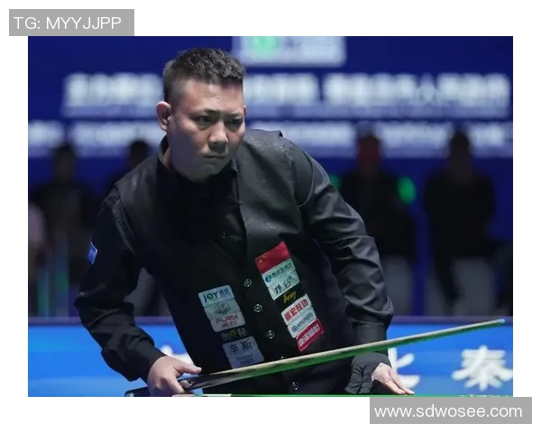 郑宇伯在国际赛场上挑战外国选手展现中国力量与技术之巅峰对决 郑宇伯在国际赛场上挑战外国选手展现中国力量与技术之巅峰对决