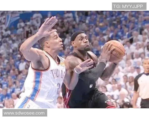 雷霆与热火总决赛第四场激战回顾精彩瞬间与关键时刻分析