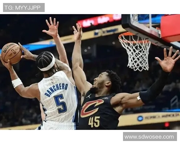 骑士与雄鹿激战精彩回顾2017年12月19日比赛全景分析与亮点总结