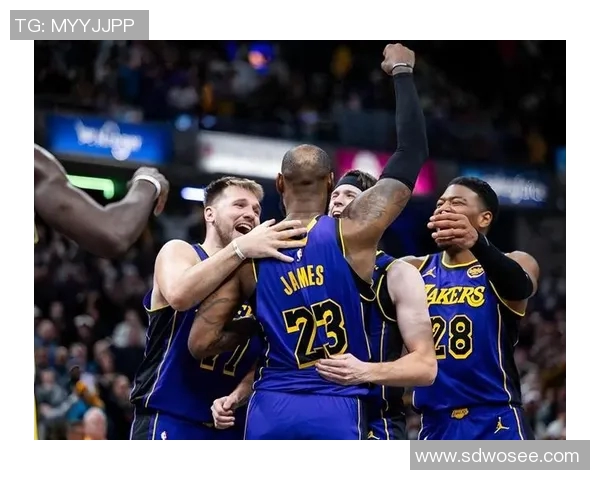 勇士与76人激战NBA赛场谁将赢得这场巅峰对决的荣耀